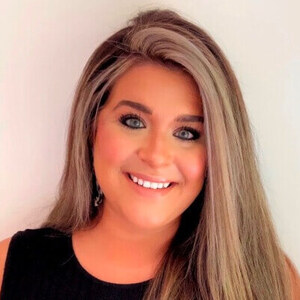 Ashley - Voice, Piano, Ukulele & Flute Instructor